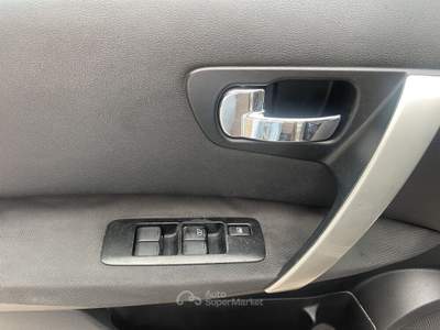 Nissan Qashqai DPF 4WD Tekna Grigio usata Perugia