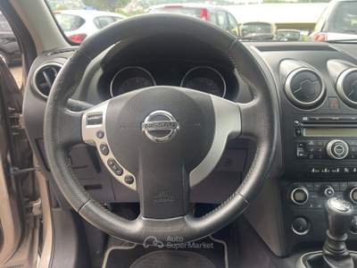 Nissan Qashqai DPF 4WD Tekna Grigio usata Perugia