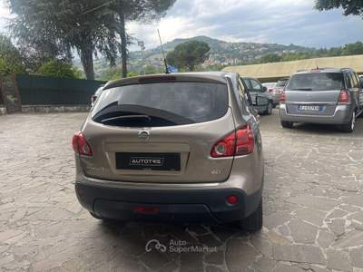 Nissan Qashqai DPF 4WD Tekna Grigio usata Perugia
