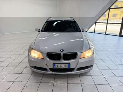 BMW Serie 3 320d 320 320d Touring Eletta Grigio usata Fontanella