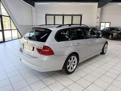 BMW Serie 3 320d 320 320d Touring Eletta Grigio usata Fontanella
