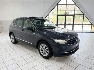 Volkswagen Tiguan 2.0 TDI 150 CV SCR DSG R-LINE (110 KW) Grigio usata Fontanella