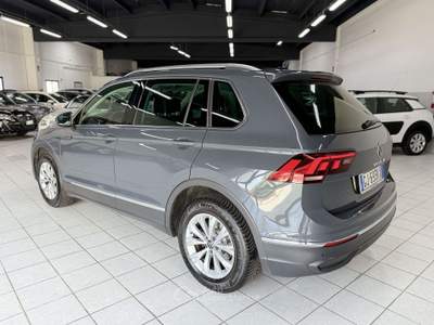 Volkswagen Tiguan 2.0 TDI 150 CV SCR DSG R-LINE (110 KW) Grigio usata Fontanella