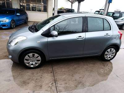 Toyota Yaris Yaris II 2009 5p 1.0 Now VVT-I Argento usata Guidizzolo