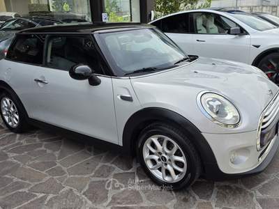 MINI Cooper Cooper D LED NAVI HARMAN KARDON PDC Argento usata Serravalle