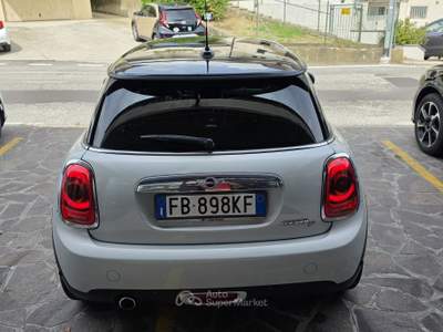 MINI Cooper Cooper D LED NAVI HARMAN KARDON PDC Argento usata Serravalle