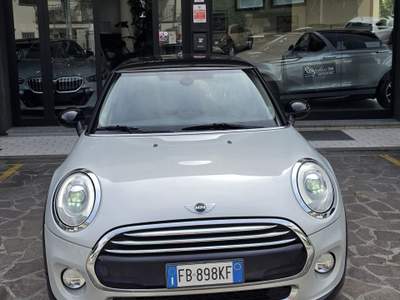 MINI Cooper Cooper D LED NAVI HARMAN KARDON PDC Argento usata Serravalle