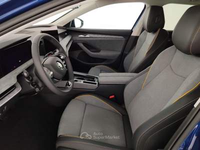 Skoda Superb 2.0 TDI DSG Wagon Style Blu/Azzurro usata Massa