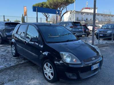 Ford Fiesta neopatentato Nero usata Roma