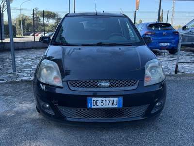 Ford Fiesta neopatentato Nero usata Roma