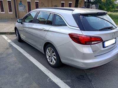 Opel Astra Acquistata da un rientro noleggio lungo termine Grigio usata Opera