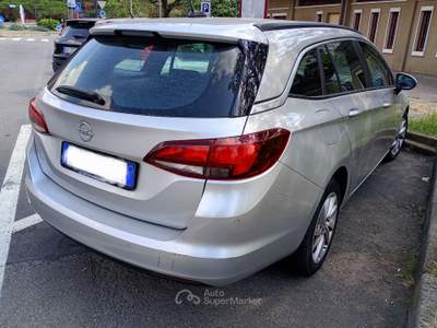 Opel Astra Acquistata da un rientro noleggio lungo termine Grigio usata Opera