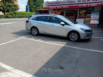 Opel Astra Acquistata da un rientro noleggio lungo termine Grigio usata Opera