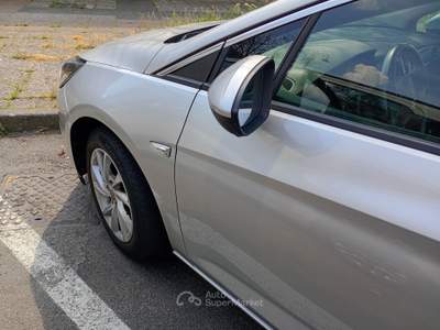 Opel Astra Acquistata da un rientro noleggio lungo termine Grigio usata Opera