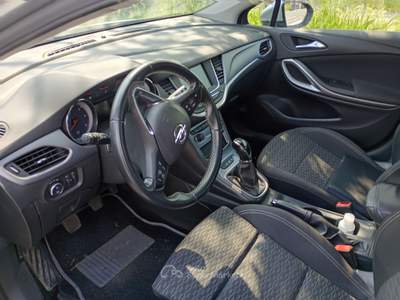 Opel Astra Acquistata da un rientro noleggio lungo termine Grigio usata Opera