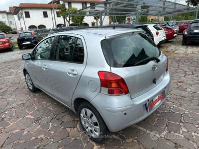 Toyota Yaris 5 porte Luxury pack usata Arcene