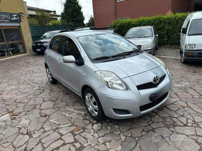 Toyota Yaris 5 porte Luxury pack usata Arcene
