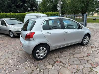 Toyota Yaris 5 porte Luxury pack usata Arcene