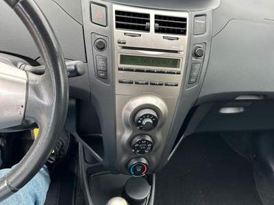 Toyota Yaris 5 porte Luxury pack usata Arcene