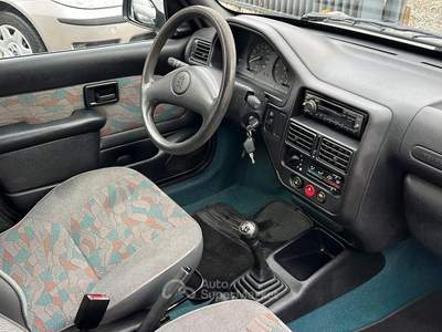 Peugeot 106 cat 5 porte XN usata Arcene