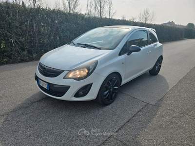 Opel Corsa "OK NEOPATENTATI" usata Brescia