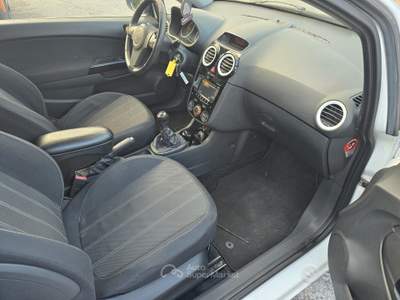 Opel Corsa "OK NEOPATENTATI" usata Brescia