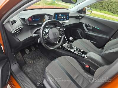 Peugeot 2008 ALLURE PACK 1.2 EURO 6 130CV usata Brescia
