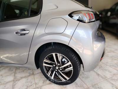 Peugeot 208 Stop&Start 5 porte Like usata POTENZA PICENA