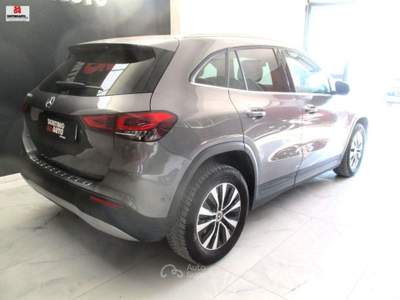 Mercedes-Benz GLA 180 d Automatic Sport Plus Grigio usata Vittoria