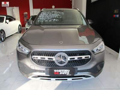 Mercedes-Benz GLA 180 d Automatic Sport Plus Grigio usata Vittoria