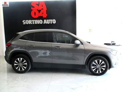 Mercedes-Benz GLA 180 d Automatic Sport Plus Grigio usata Vittoria
