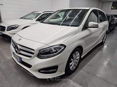 Mercedes-Benz Classe B .5 Premium FL E6 NEOPATENTATI Bianco usata Martinengo
