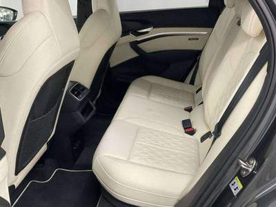 Audi Q8 Q8 Sportback e-tron 55 S line edition quattro Grigio usata Borgo Maggiore