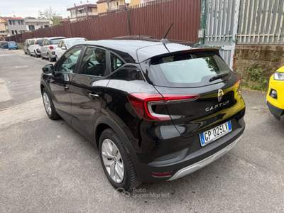Renault Captur Mild Hybrid 140 CV Techno Nero usata Napoli