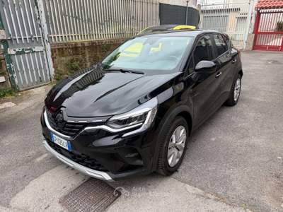 Renault Captur Mild Hybrid 140 CV Techno Nero usata Napoli