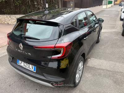 Renault Captur Mild Hybrid 140 CV Techno Nero usata Napoli