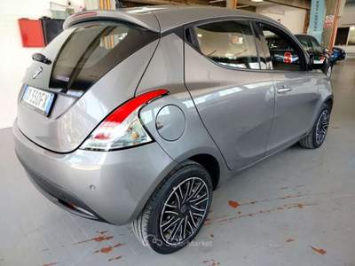 Lancia Ypsilon 1.0 Hybrid Gold Grigio usata Cesena