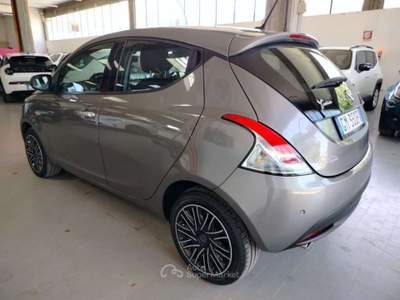 Lancia Ypsilon 1.0 Hybrid Gold Grigio usata Cesena