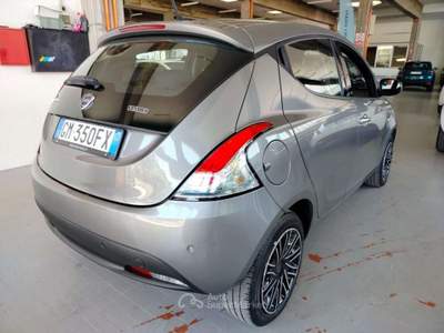 Lancia Ypsilon 1.0 Hybrid Gold Grigio usata Cesena