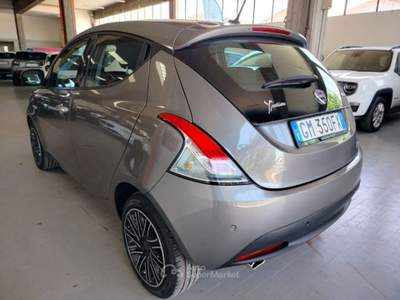 Lancia Ypsilon 1.0 Hybrid Gold Grigio usata Cesena