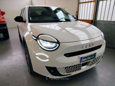 Fiat 600 Hybrid 100 CV DCT MHEV La Prima Bianco usata Cesena