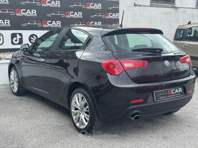 Alfa Romeo Giulietta Alfa Romeo Giulietta 1.6 JTDM 120 Cv Nero usata Giugliano in Campania