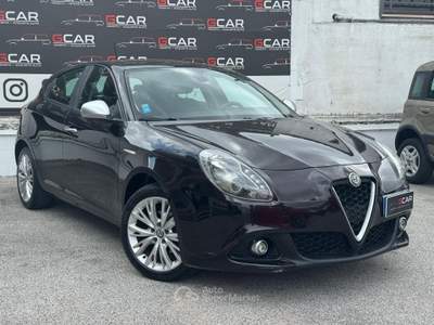 Alfa Romeo Giulietta Alfa Romeo Giulietta 1.6 JTDM 120 Cv Nero usata Giugliano in Campania