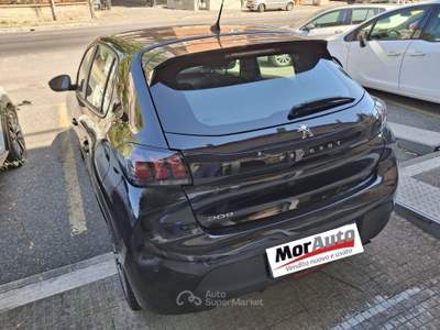 Peugeot 208 Peugeot 208 1.2 Active Nero usata Monterotondo