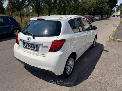 Toyota Yaris 1.0 5 porte Lounge Bianco usata Segrate