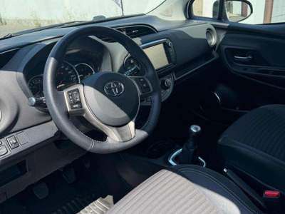 Toyota Yaris 1.0 5 porte Lounge Bianco usata Segrate
