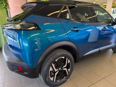 Peugeot 2008 1.2 hybrid GT 145cv e-dcs6 Blu/Azzurro usata Calco