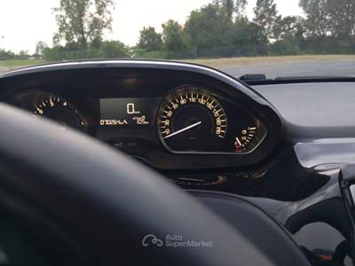 Peugeot 208 Peugeot 208 1.2 Benzina 75 CV – 70.000 km – 2018 – Euro 6 Nero usata Grugliasco