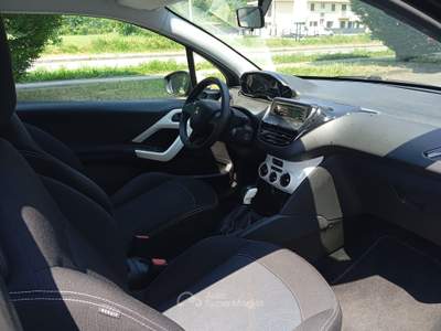 Peugeot 208 Peugeot 208 1.2 Benzina 75 CV – 70.000 km – 2018 – Euro 6 Nero usata Grugliasco