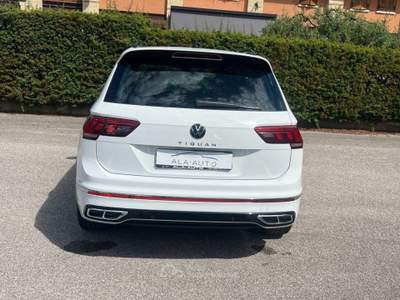 Volkswagen Tiguan 2.0 TDI 150 CV SCR DSG R-Line Bianco usata Ala